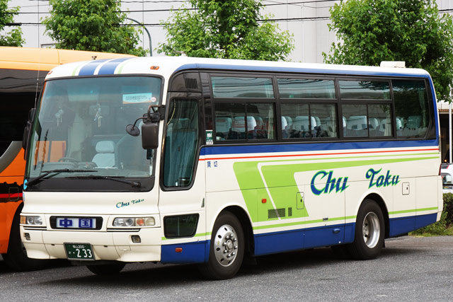 中国タクシーの貸切バス2