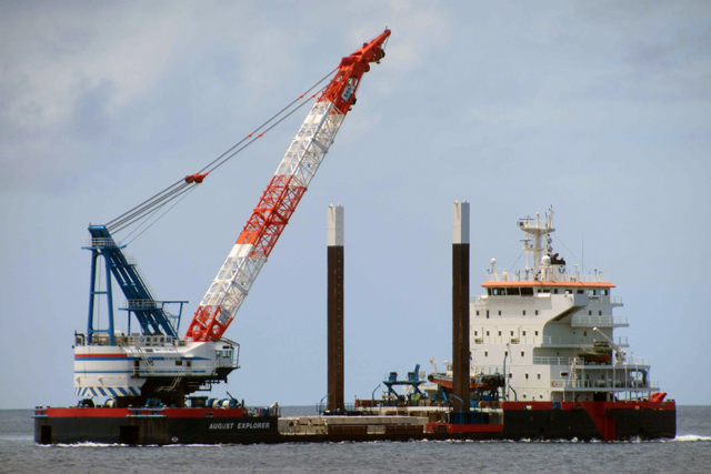 AUGUST EXPLORER�@�����O