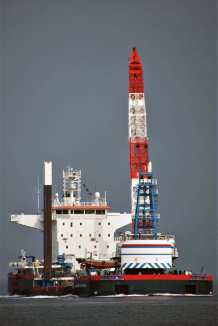 AUGUST EXPLORER�@�D��