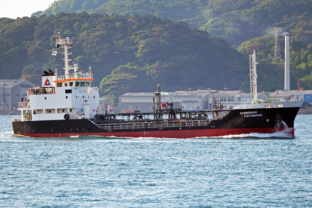 CARBONIAN FAITHBOND 右舷