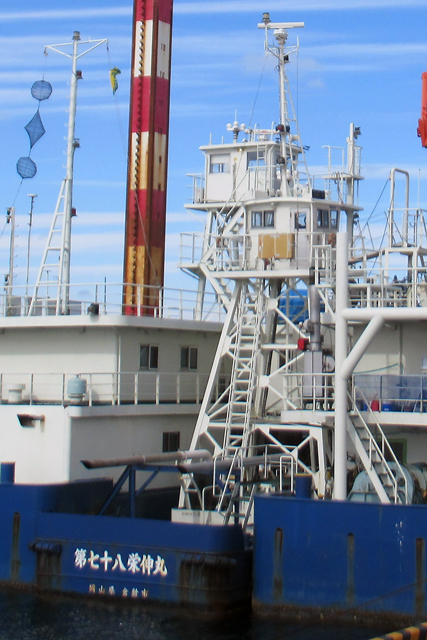 78栄伸号（台船）＋第七十八栄伸丸（押船）　船尾