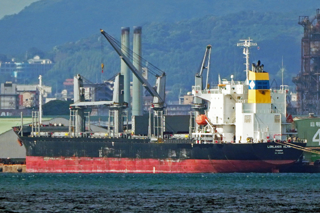 LOWLANDS ALMA 左舷後